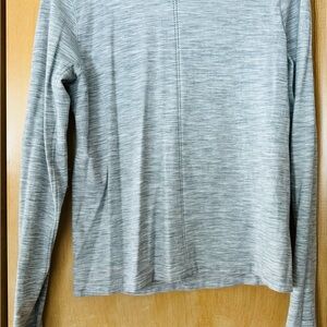 Athleta Light Gray Heathered Long Sleeve Top
